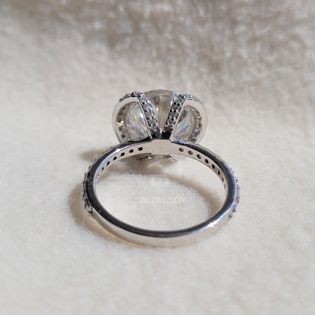 Vintage Round Cut Hidden Halo Moissanite Wedding Gold Ring