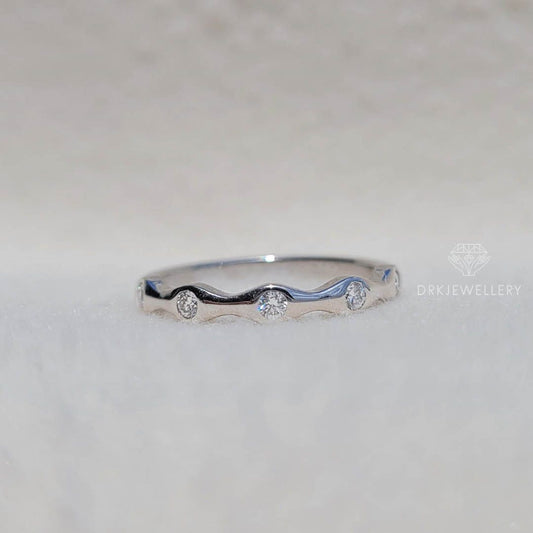 Wave Style Round Cut Diamond Flush Set Band