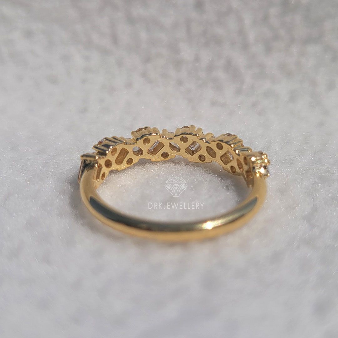 Unique Malti Shaped Lab Grown Diamond Gold Band