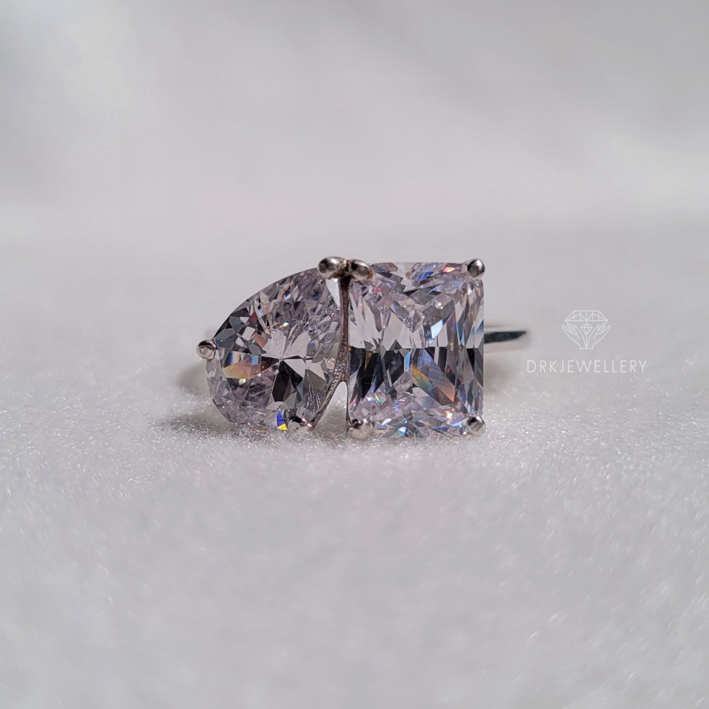 Toi-et-moi Moissanite Gold Ring