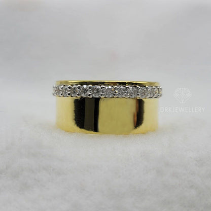 Round Cut Moissanite Men's Gold Wedding Ring