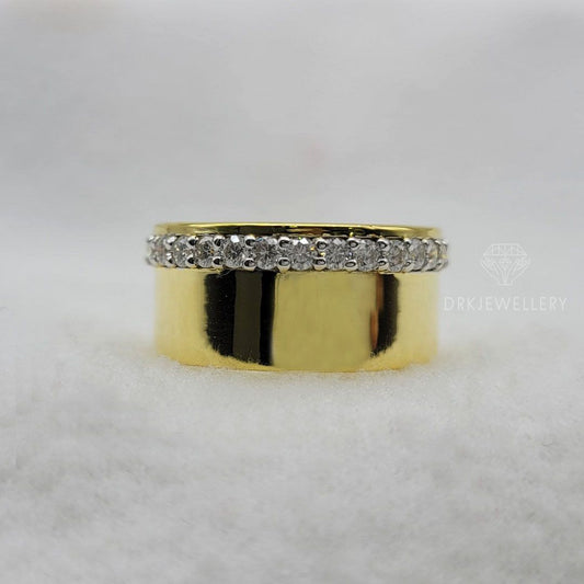 Round Cut Moissanite Men's Gold Wedding Ring