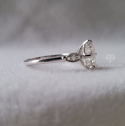 Vintage Style Emerald Cut Moissanite Gold RIng