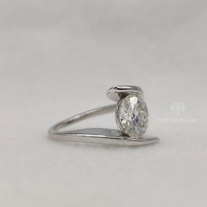 Bypass Setting Round Cut Lab Grown Diamond Gold Ring