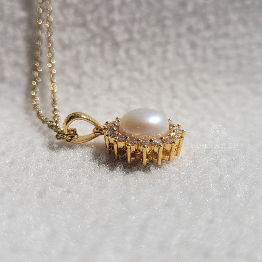 Pearl & Moissanite Halo Pendant With 14K Gold