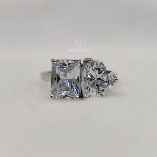 Radiant & Heart Cut Toi-et-Moi Ring With Gold