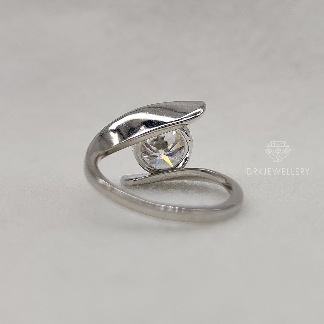 Bypass Setting Round Cut Lab Grown Diamond Gold Ring