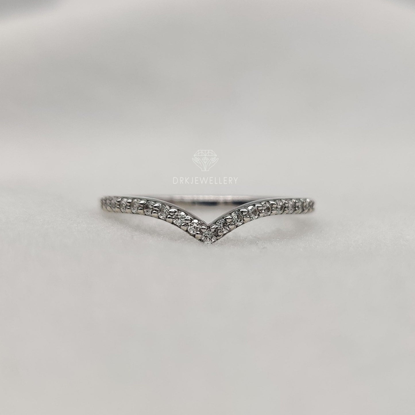 Round Pave Set Lab Grown Chevron Band With 14K Gold
