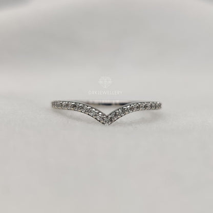 Round Pave Set Lab Grown Chevron Band With 14K Gold