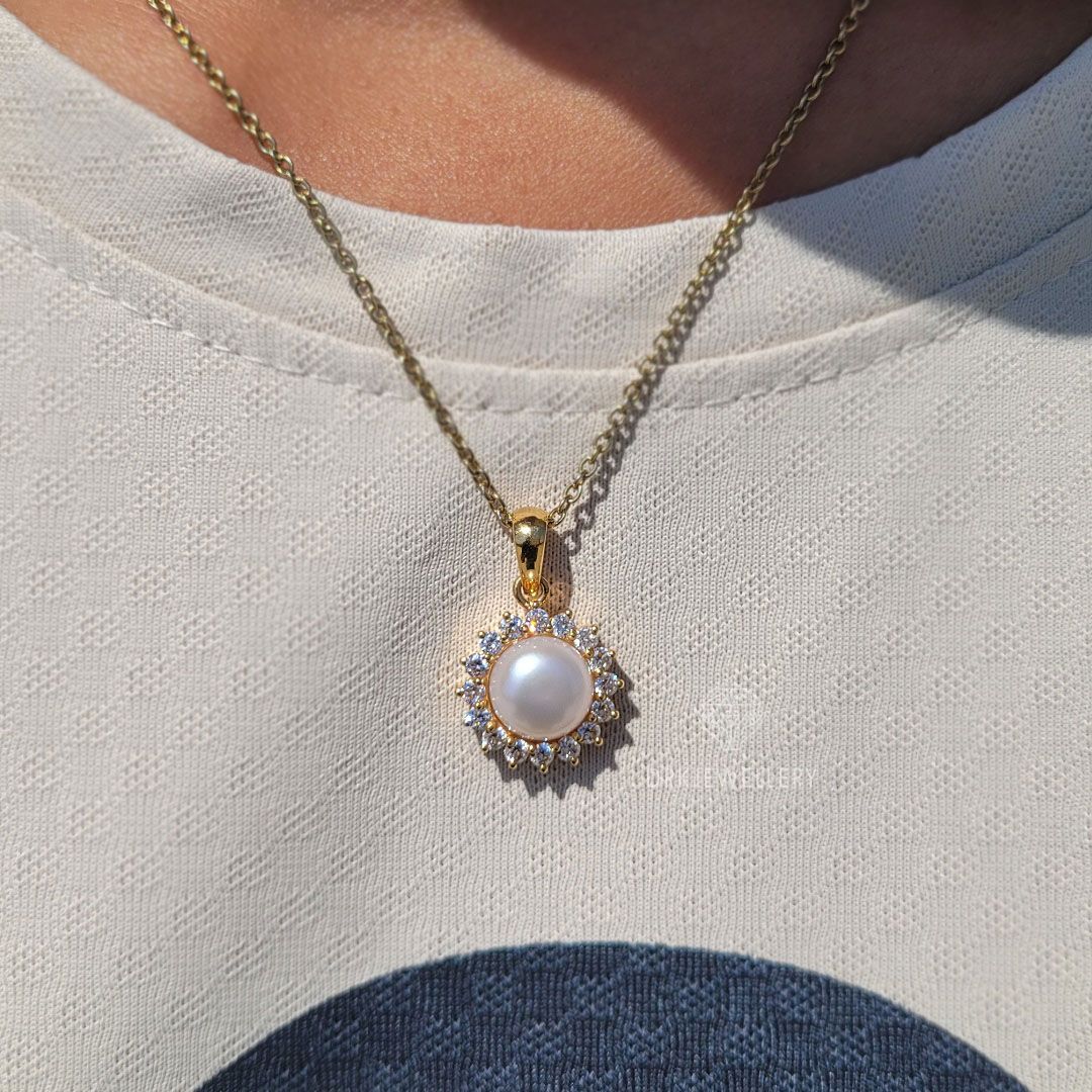 Pearl & Moissanite Halo Pendant With 14K Gold