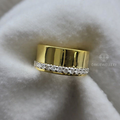 Round Cut Moissanite Men's Gold Wedding Ring