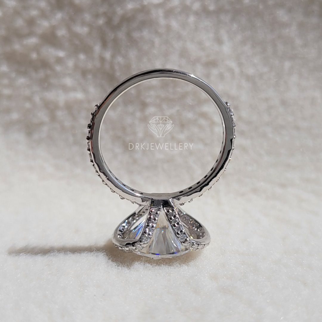 Vintage Round Cut Hidden Halo Moissanite Wedding Gold Ring