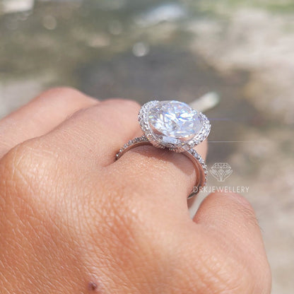 Vintage Round Cut Hidden Halo Moissanite Wedding Gold Ring