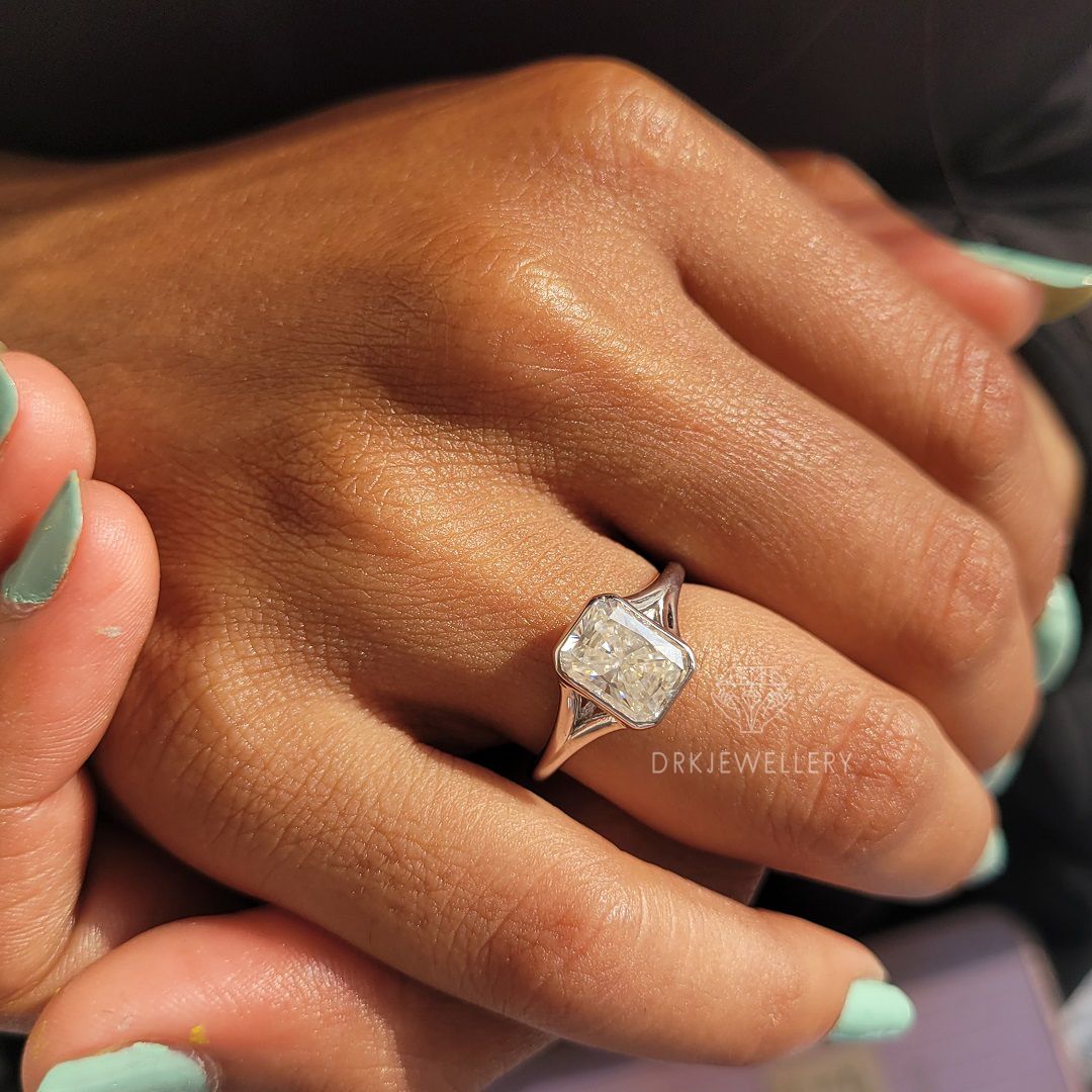 radiant cut ring-radiant cut lab grown diamond ring-lab grown diamond ring-lab iamond ring-bezel set ring-split shank ring-white gold ring