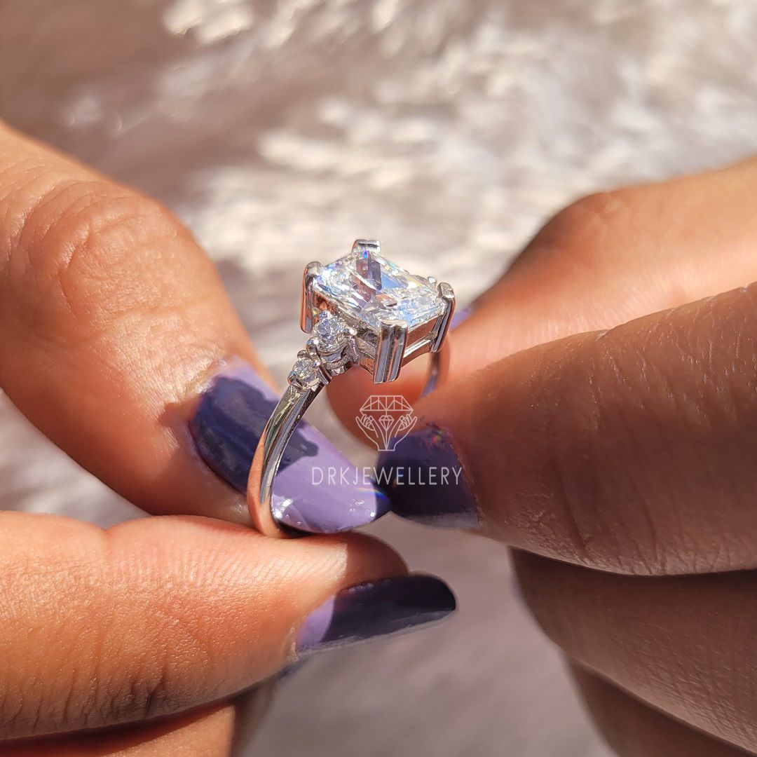 elegant the matching of your glamour with this celebrity style ring