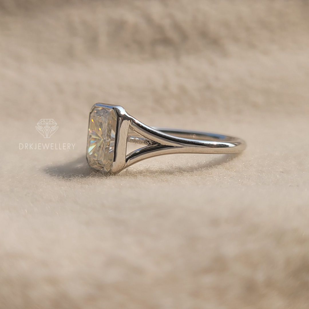 radiant cut ring-radiant cut lab grown diamond ring-lab grown diamond ring-lab iamond ring-bezel set ring-split shank ring-white gold ring