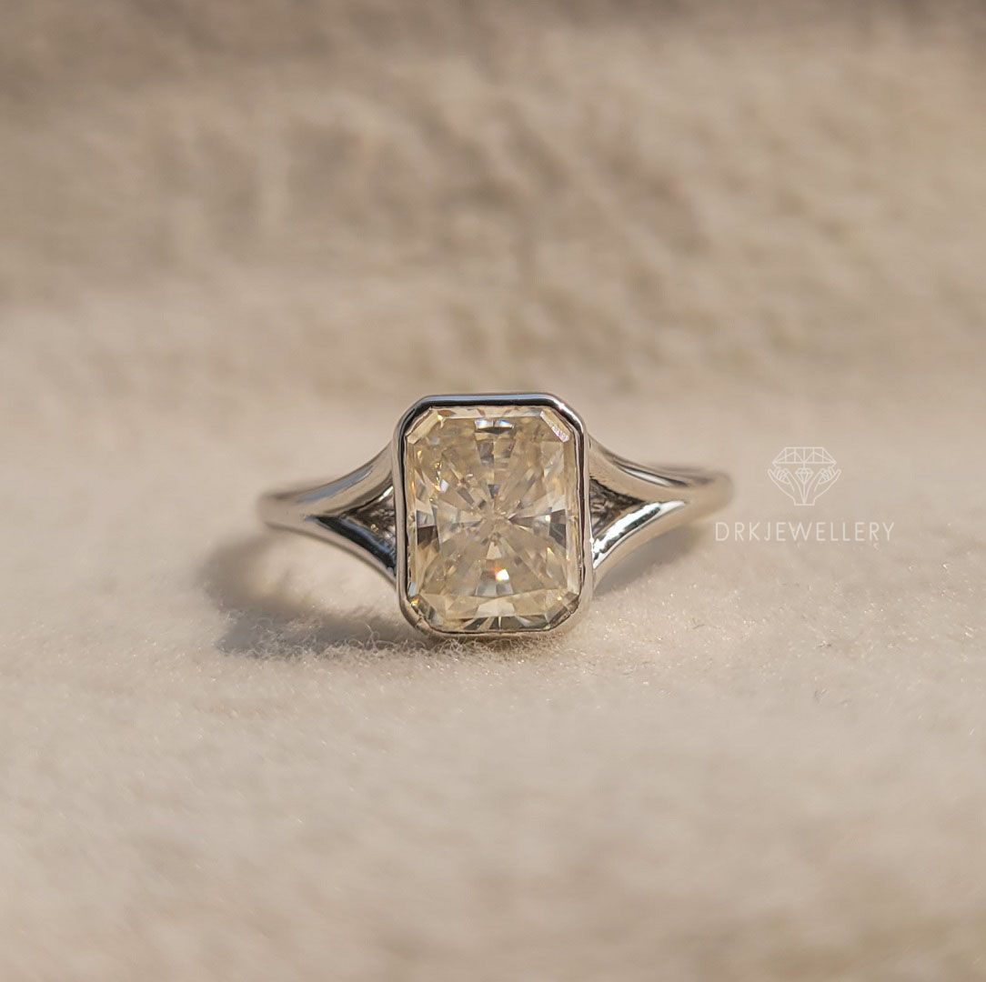 radiant cut ring-radiant cut lab grown diamond ring-lab grown diamond ring-lab iamond ring-bezel set ring-split shank ring-white gold ring