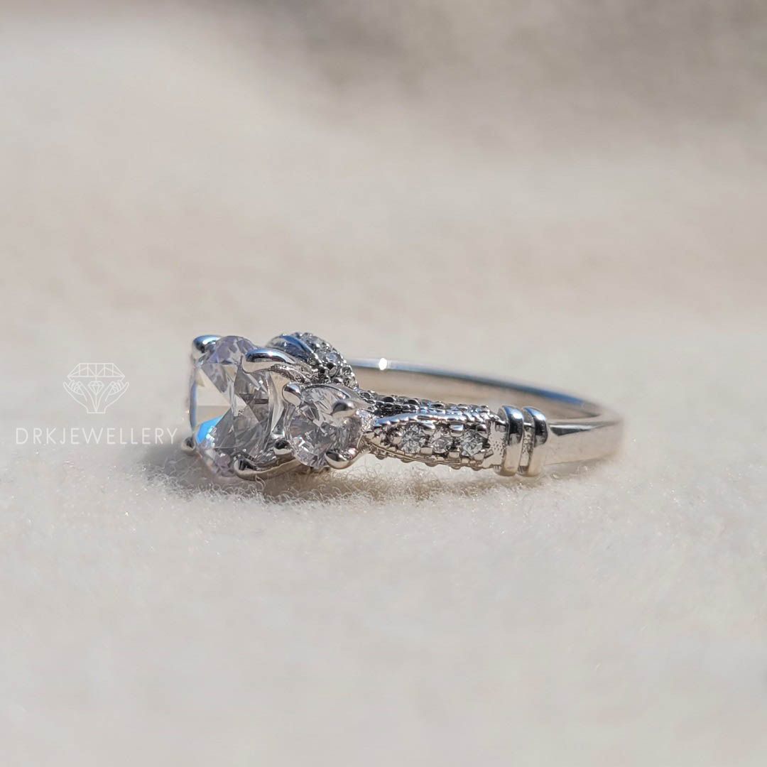 round cut ring,wedding ring,engagement ring,gift for her,thre stone ring, pave set ring,persoalised gifts