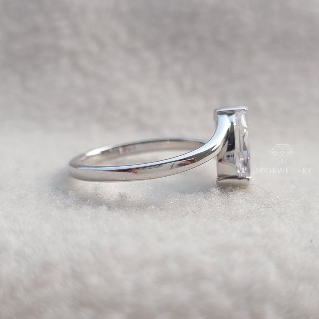 Italian style ring,marquise cut ring,white gold ring,bypass setting ring,soliaire ring,gifts for her, v shape prong, ring for her